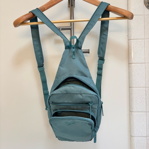 Reebok Cosmos Crossbody Bag Sling Backpack - Picture 12 of 14